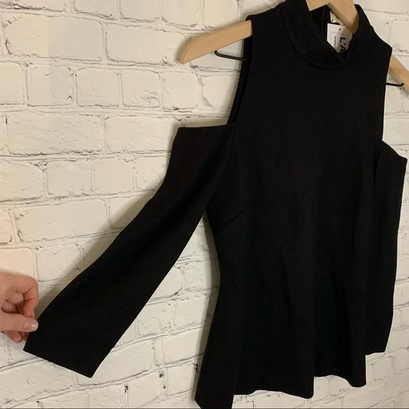 L’AGENCE Sasha Ponte Cold Shoulder Top Black Size Small NWT